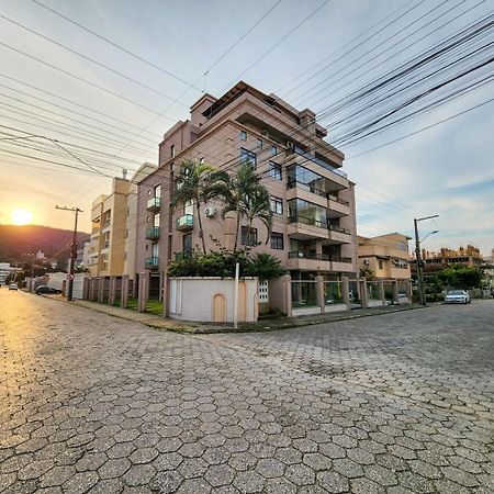 Apto El Shadday 301 Cento E Cinquenta Metros Do Mar Bombinhas Ngoại thất bức ảnh
